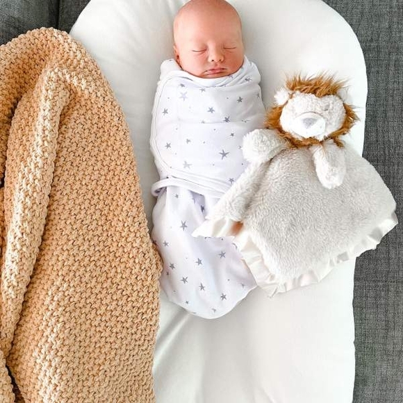 Cloud Island Plush Lion Security Blanket - Cream and Brown - Picture 3 of 4